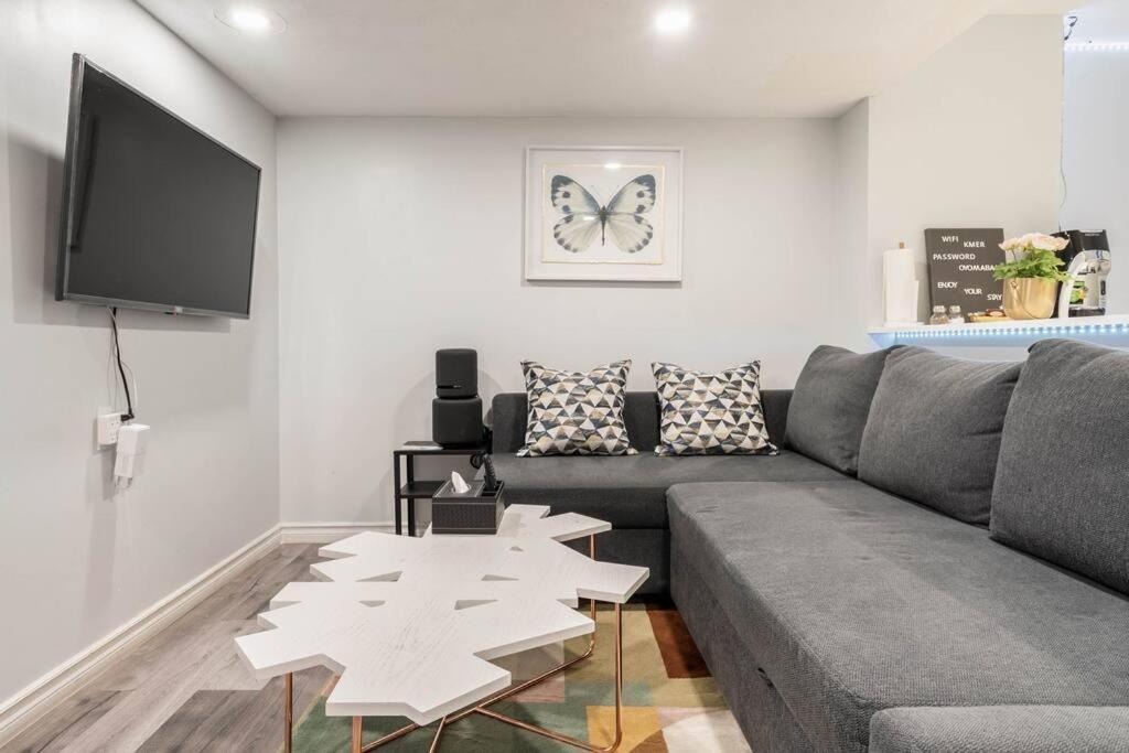 Cozy Nest Basement Unit Apartment Hamilton Ngoại thất bức ảnh