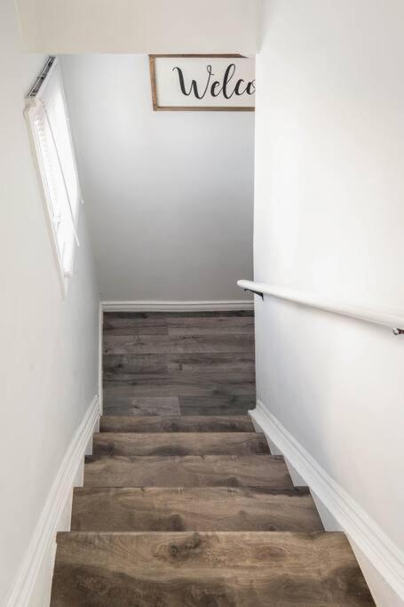 Cozy Nest Basement Unit Apartment Hamilton Ngoại thất bức ảnh