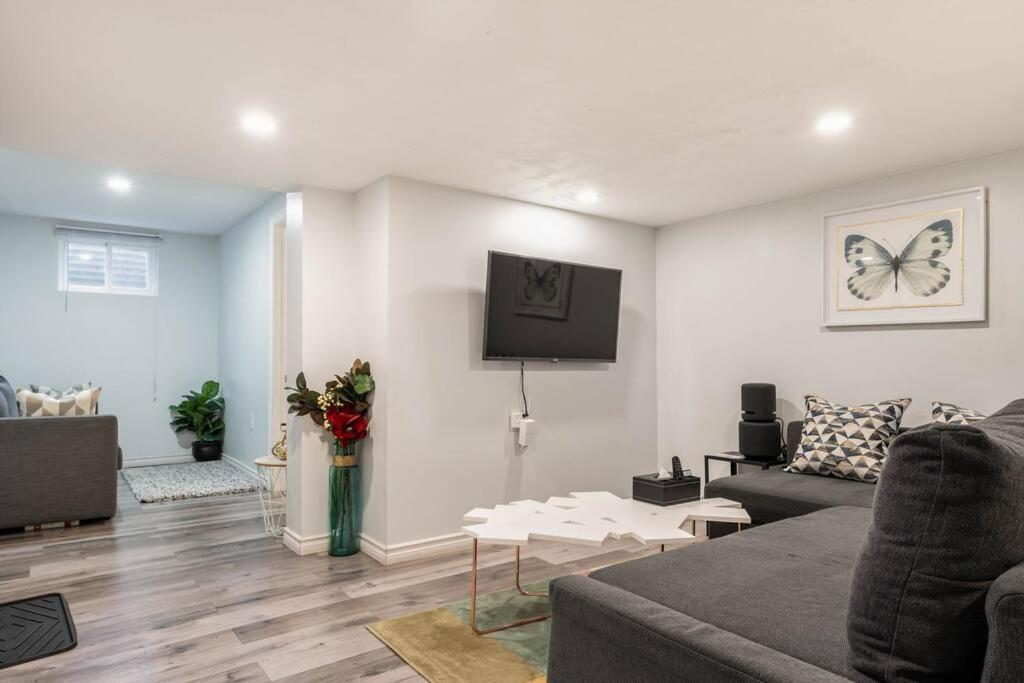 Cozy Nest Basement Unit Apartment Hamilton Ngoại thất bức ảnh