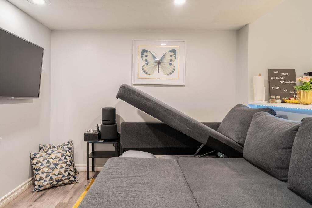 Cozy Nest Basement Unit Apartment Hamilton Ngoại thất bức ảnh